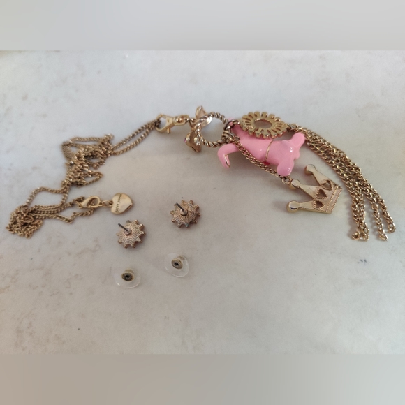 Betsey Johnson Long Bunny Necklace w/Earrings - Picture 9 of 11